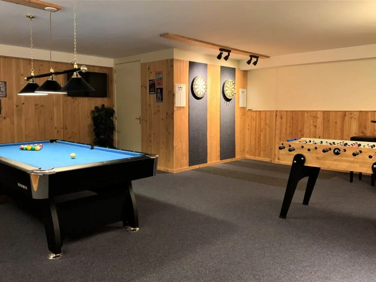 De luxe van een eigen sport & spel recreatieruimte in het huis