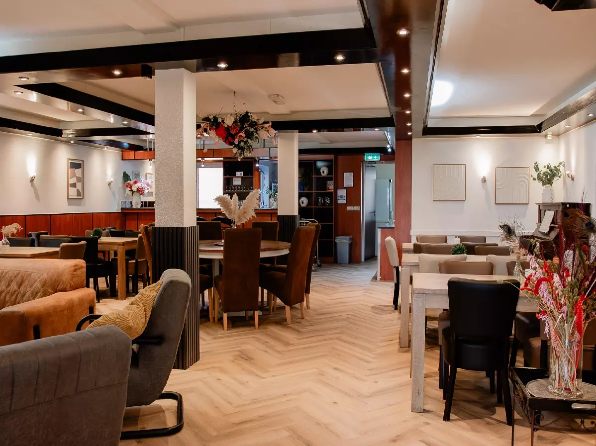 Groepsruimte - groepsaccommodatie 42 personen Gezellige groepsruimte voor de hele familie of vriendengroep in de accommodatie voor 42 personen in Groesbeek