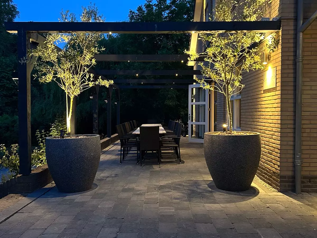 Sfeervolle buitenverlichting Buitenverlichting zorgt voor extra sfeer op het terras