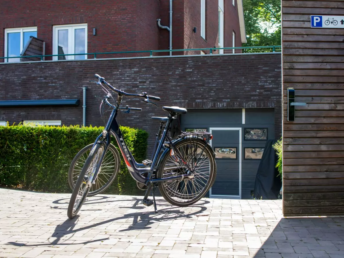 Oplaadpunt voor e-bikes Oplaadpunt voor e-bikes én fietsverhuur mogelijk